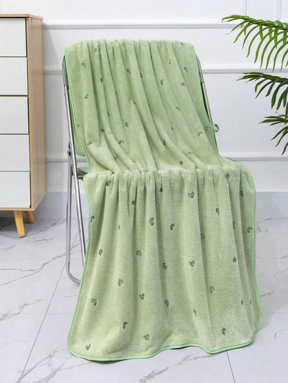 منشفة صغيرة بشكل القلب المصنوعة من قطن الكورال الناعم والماصة للماء، مثالية للاستخدام في الحمامات والصالات الرياضية والفنادق والاستخدام اليومي. هدية مثالية لعيد الأم و