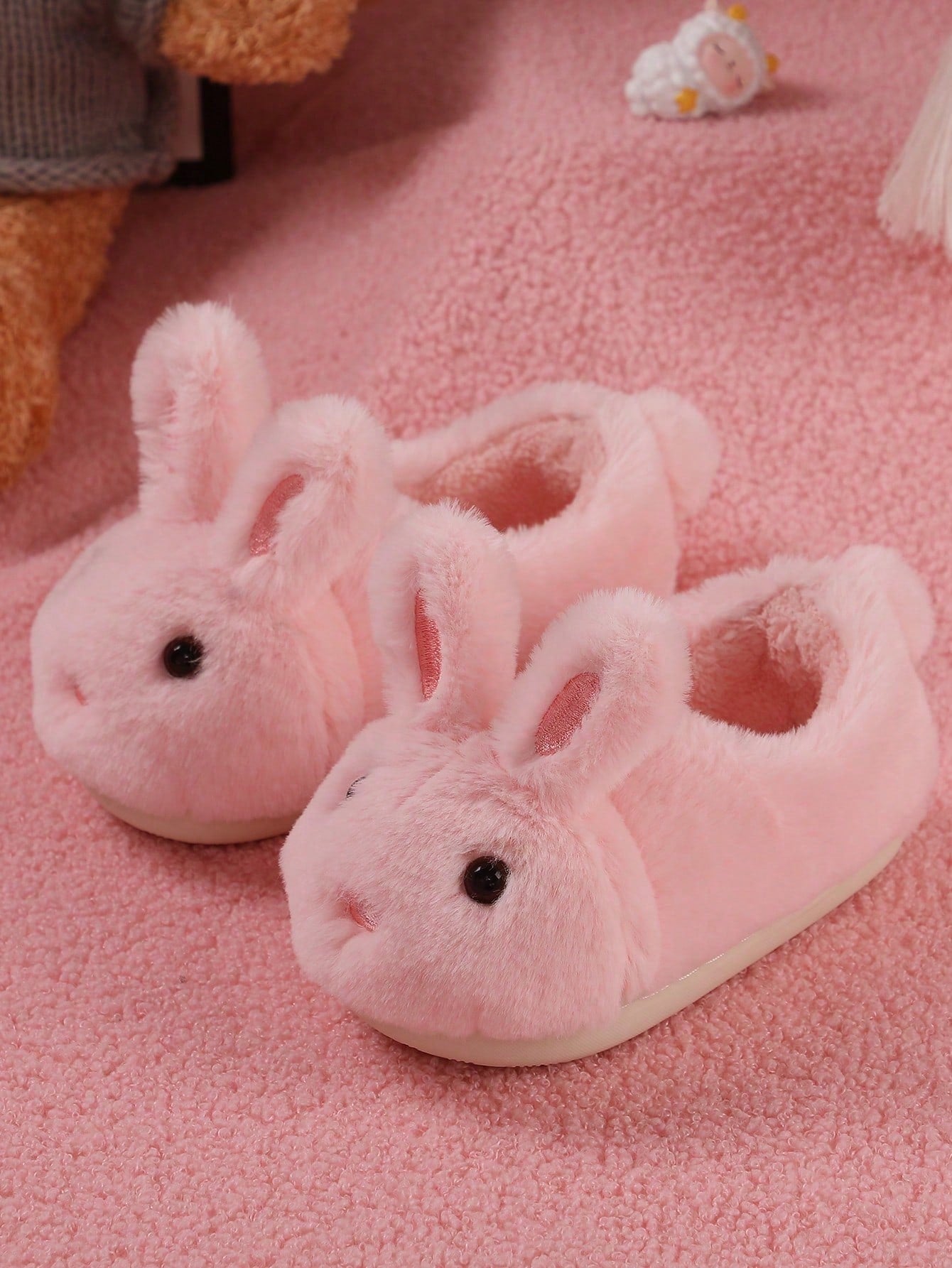 زوج من الأحذية الداخلية الكرتونية الأرنب الجميلة للبنات ، أحذية المنزل المناسبة للأطفال الصغار ، مناسبة للخريف والشتاء