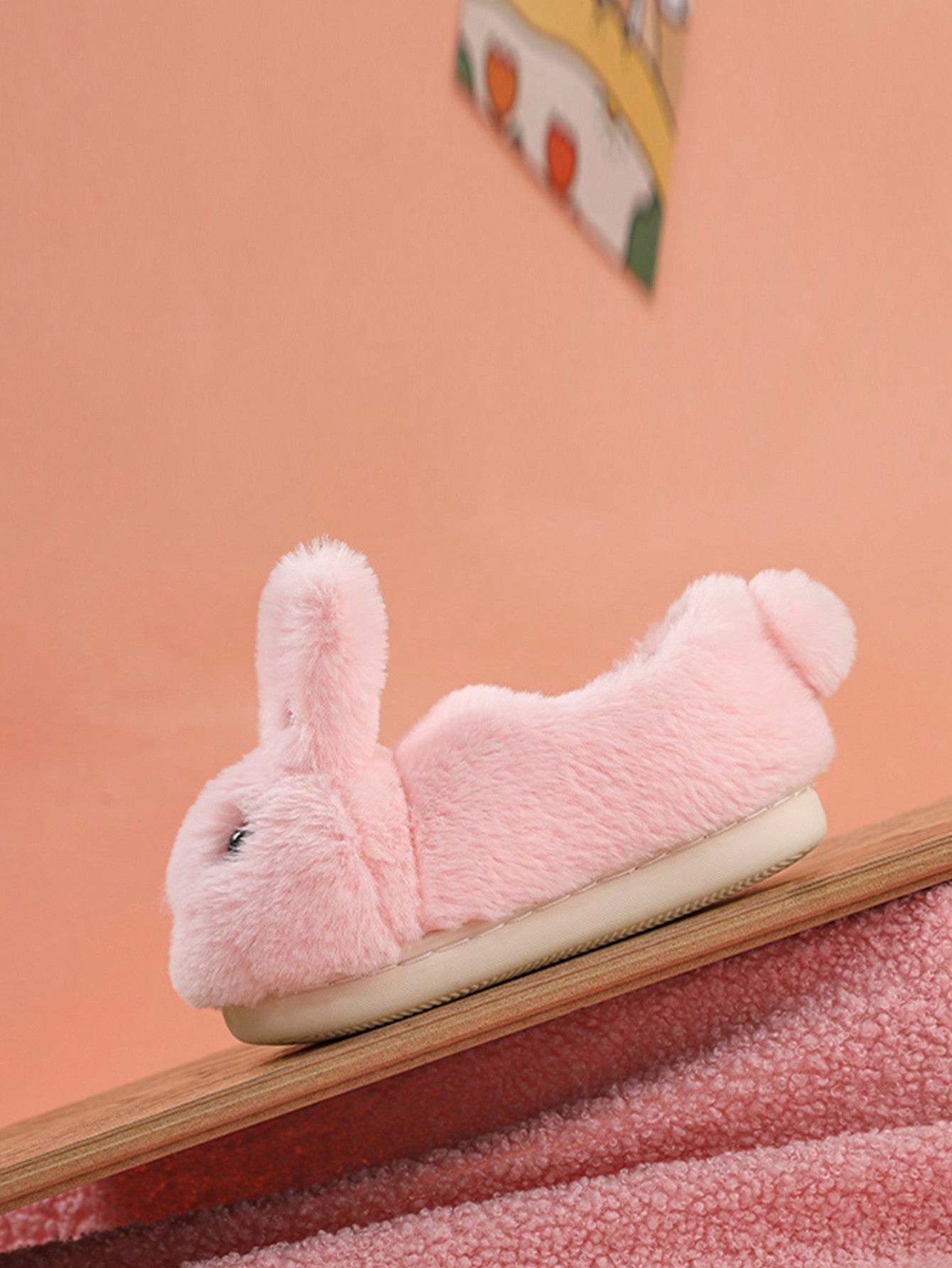 زوج من الأحذية الداخلية الكرتونية الأرنب الجميلة للبنات ، أحذية المنزل المناسبة للأطفال الصغار ، مناسبة للخريف والشتاء