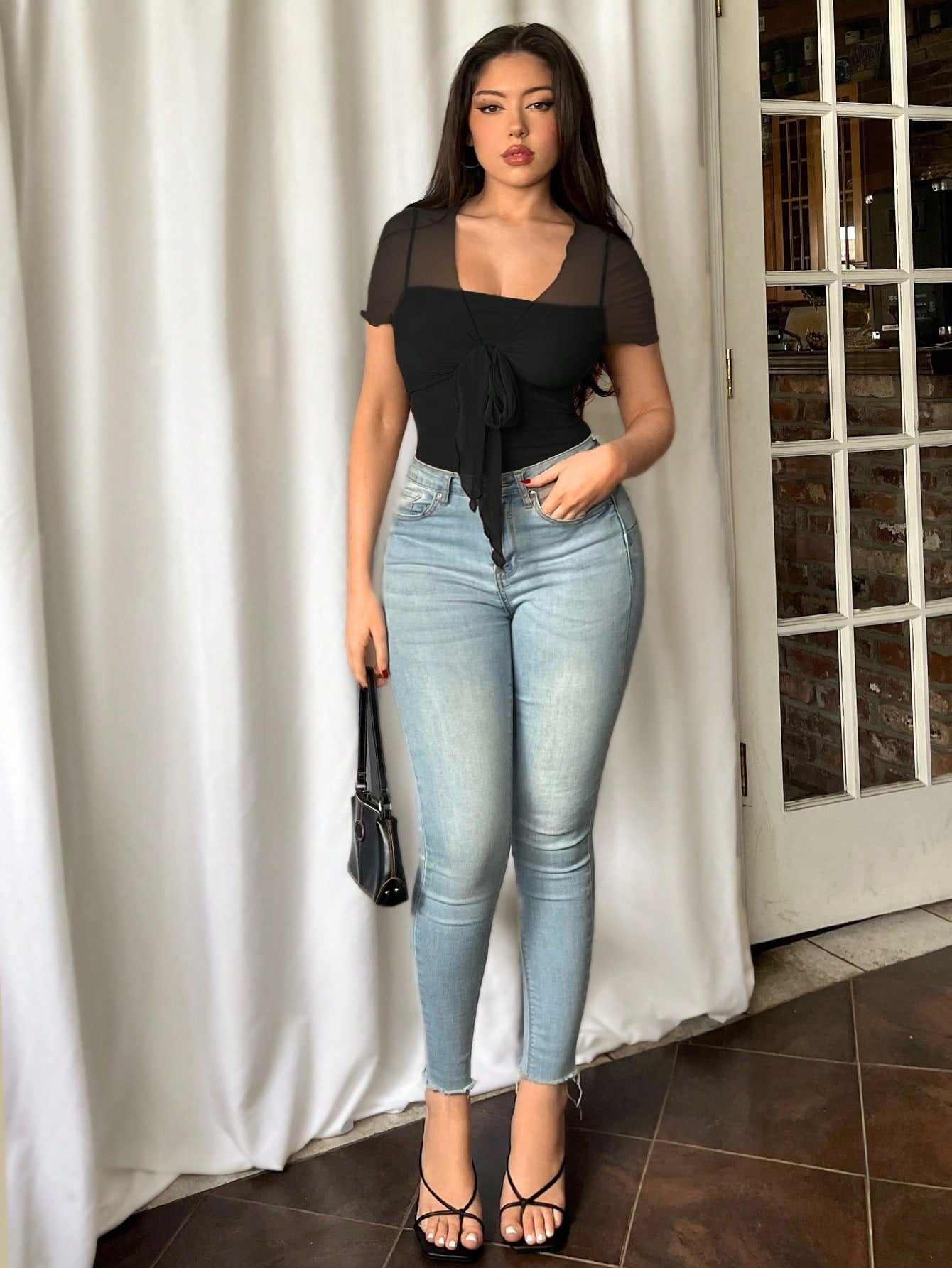 بودي سوت صيفي للنساء بأكمام قصيرة من الشبكة الممزوجة بألوان ثابتة وعقدة مزينة بالجزء الأمامي