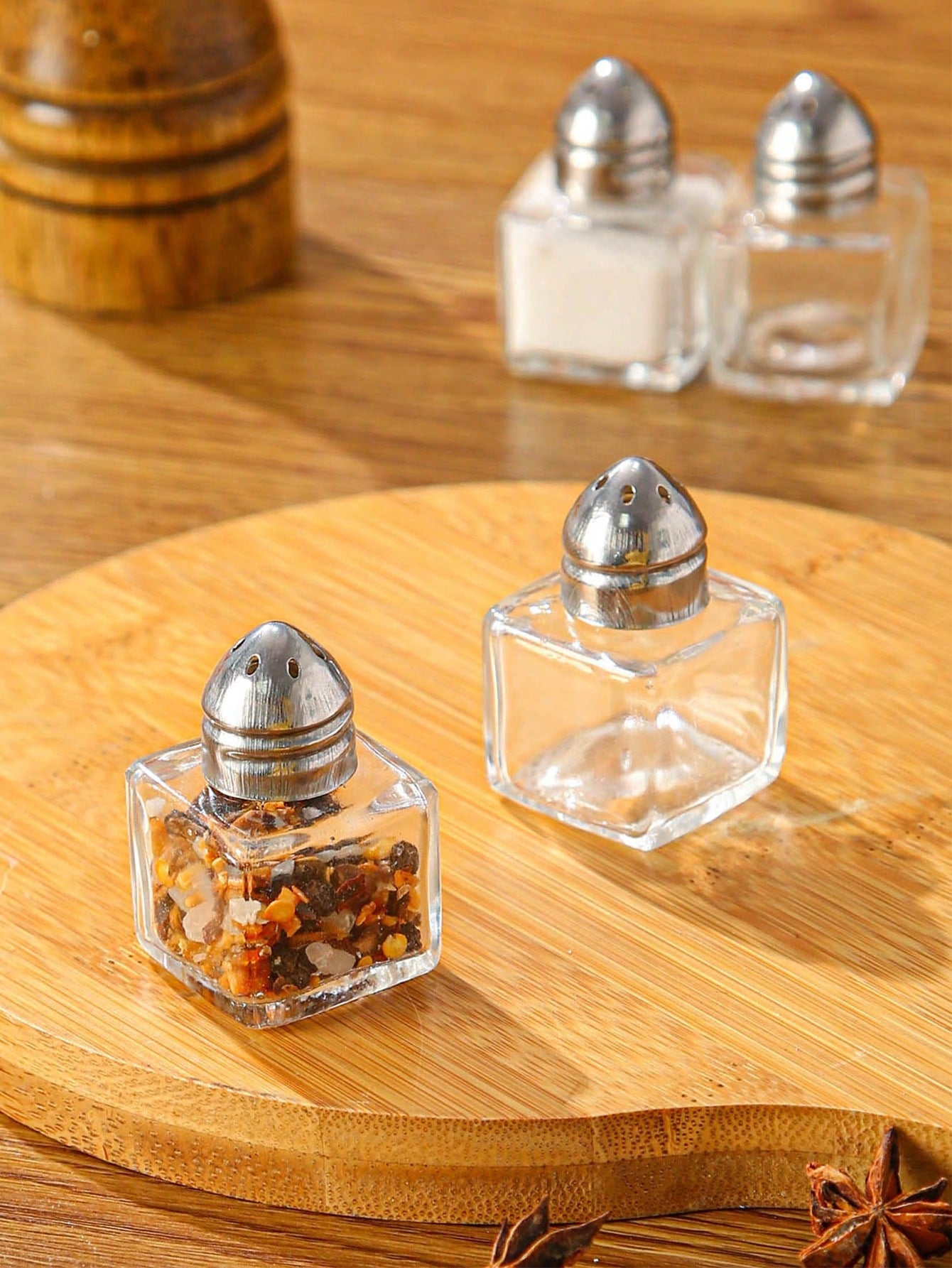 جرة التوابل الشفافة 2قطع وزجاجة ملح صغيرة بسيطة ومحمولة للمطبخ