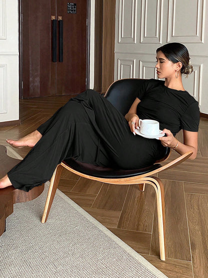 أطقم منزلية نسائية