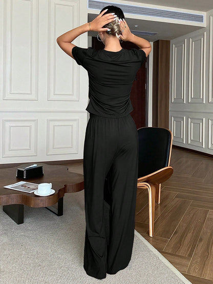 أطقم منزلية نسائية