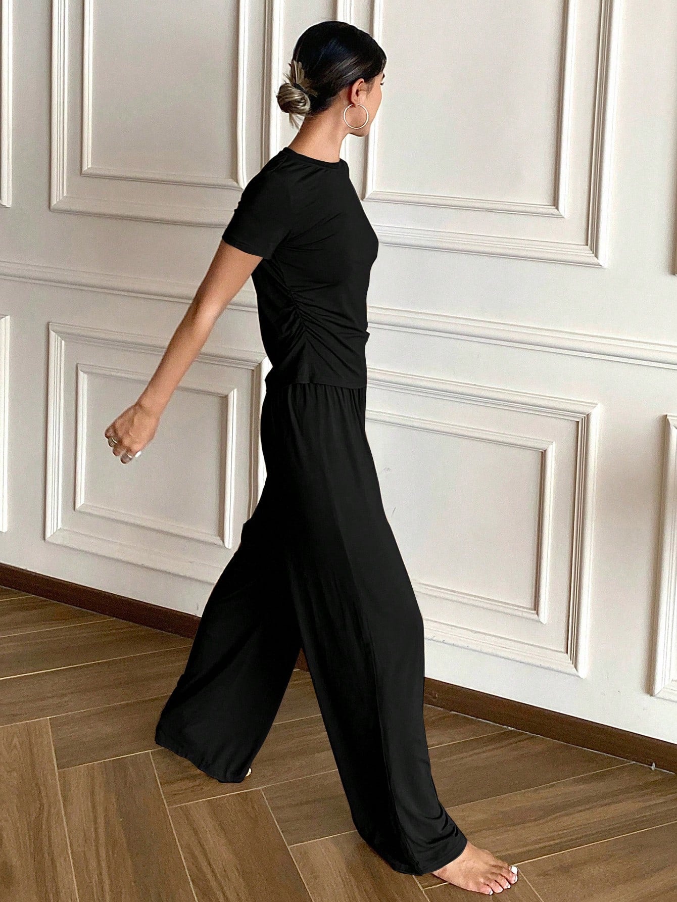 أطقم منزلية نسائية