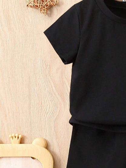 مجموعات ملابس الأولاد