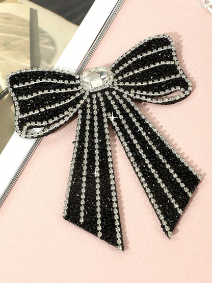 ربطات عنق نسائية