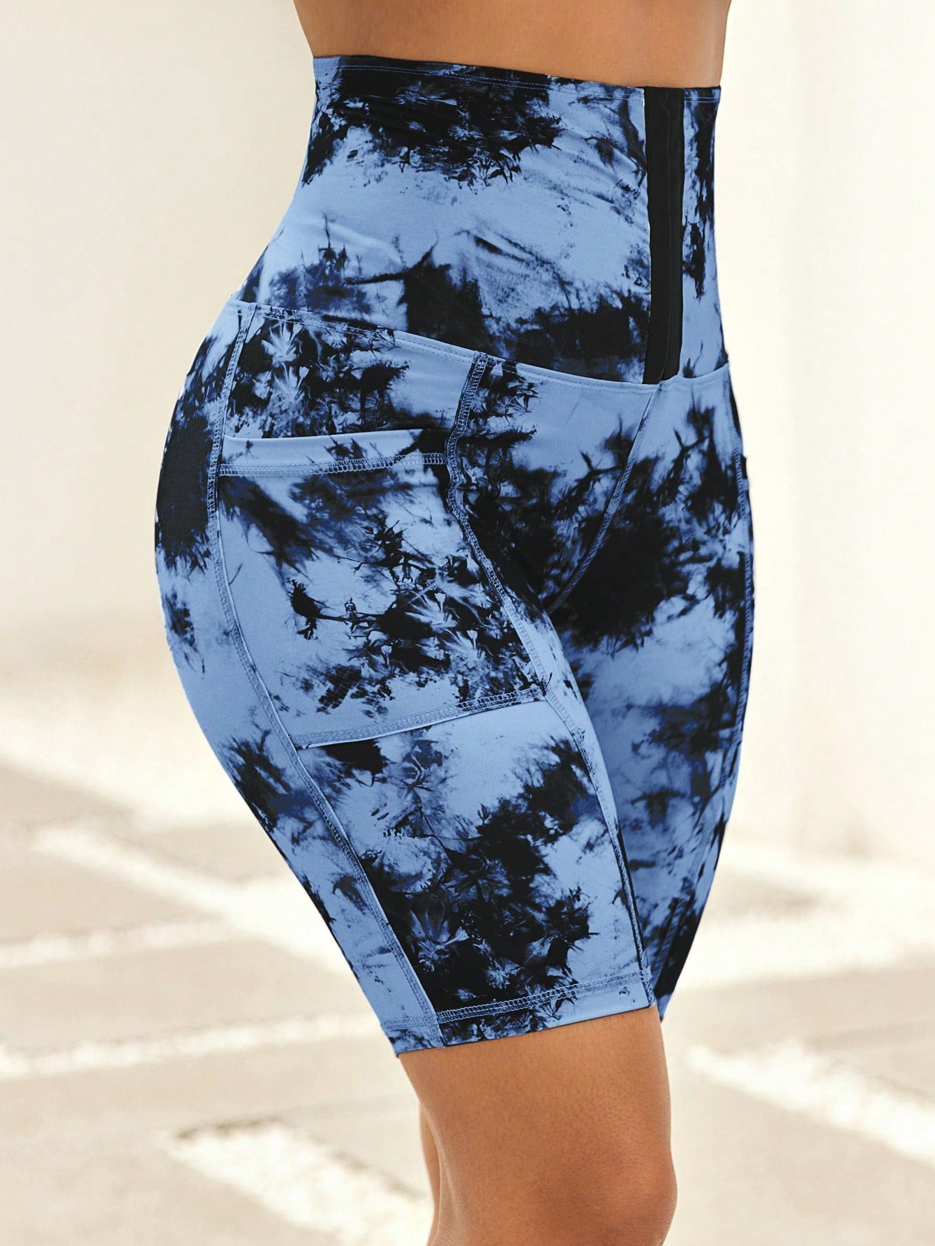 ليقنز نسائية