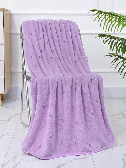 منشفة صغيرة بشكل القلب المصنوعة من قطن الكورال الناعم والماصة للماء، مثالية للاستخدام في الحمامات والصالات الرياضية والفنادق والاستخدام اليومي. هدية مثالية لعيد الأم و