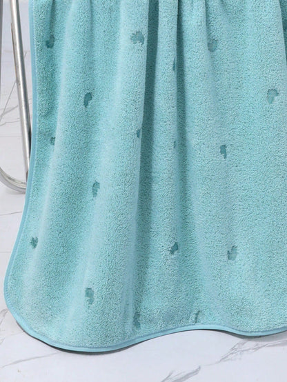 منشفة صغيرة بشكل القلب المصنوعة من قطن الكورال الناعم والماصة للماء، مثالية للاستخدام في الحمامات والصالات الرياضية والفنادق والاستخدام اليومي. هدية مثالية لعيد الأم و