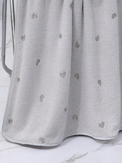 منشفة صغيرة بشكل القلب المصنوعة من قطن الكورال الناعم والماصة للماء، مثالية للاستخدام في الحمامات والصالات الرياضية والفنادق والاستخدام اليومي. هدية مثالية لعيد الأم و