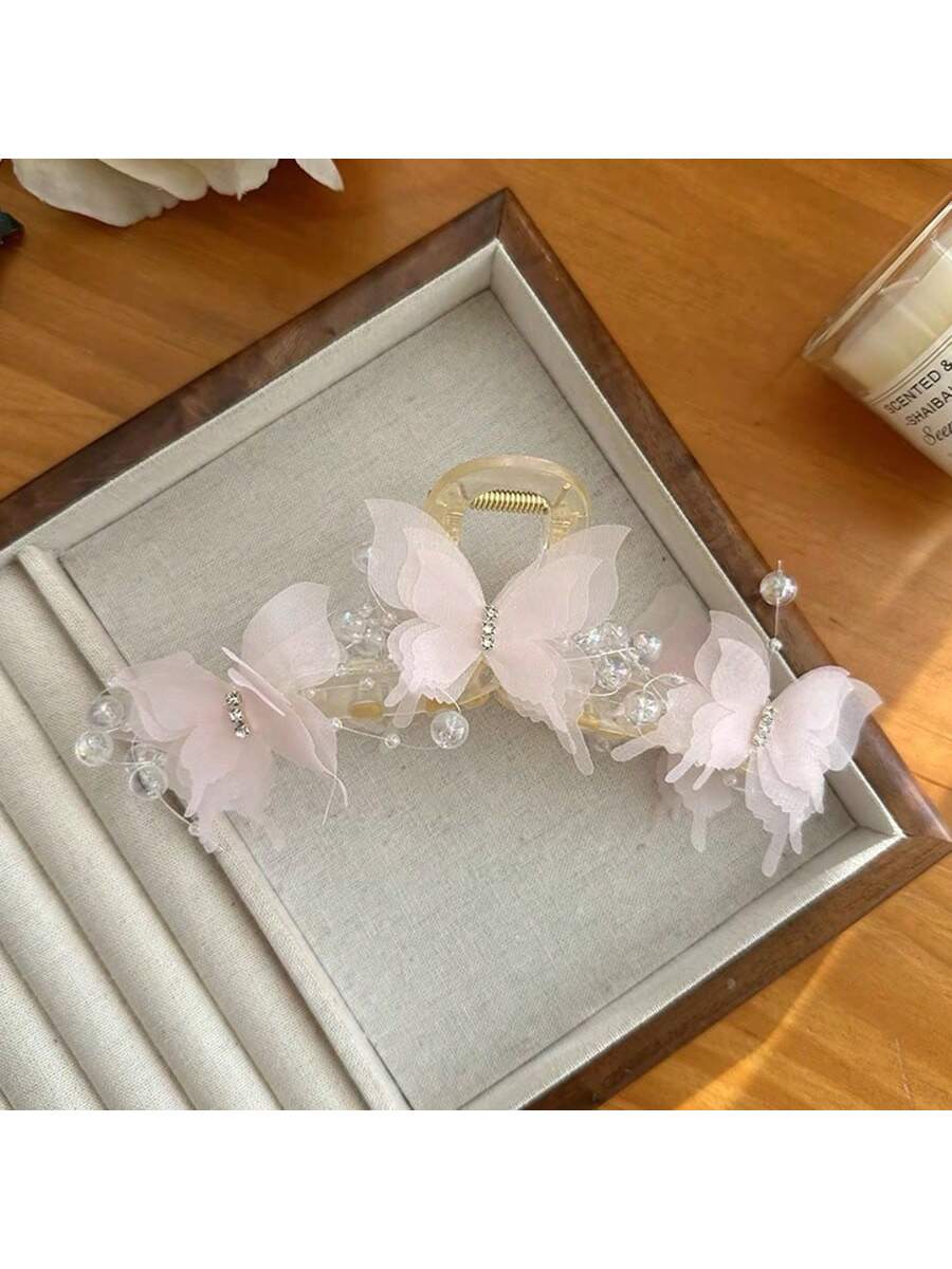 زرادية شعر جميلة ورقيقة من الشباك والخرز بشكل فراشة