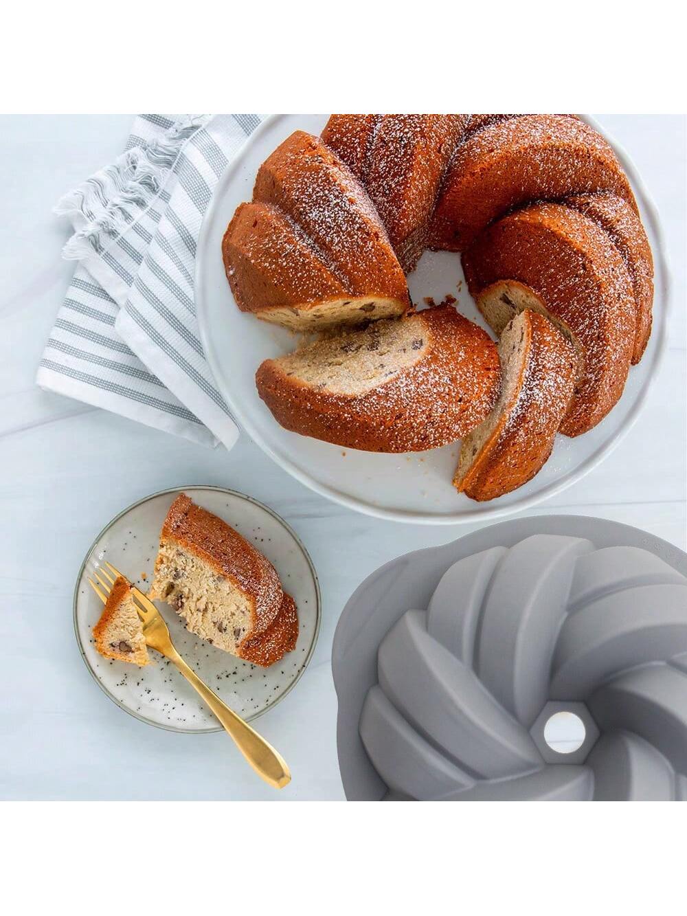 مقلاة خبز توست مستطيلة الشكل باللون الرمادي