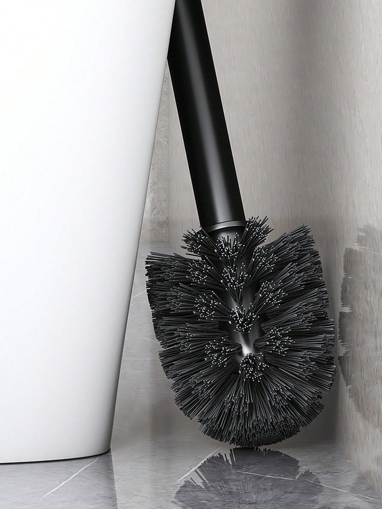 فرشاة مرحاض جدارية واحدة، من دون براغي، تنظيف الزوايا الميتة بدون زاوية يرافقه تصميم لتخزينها، تصميم مقبض ممتد، قاعدة الصرف المجوفة