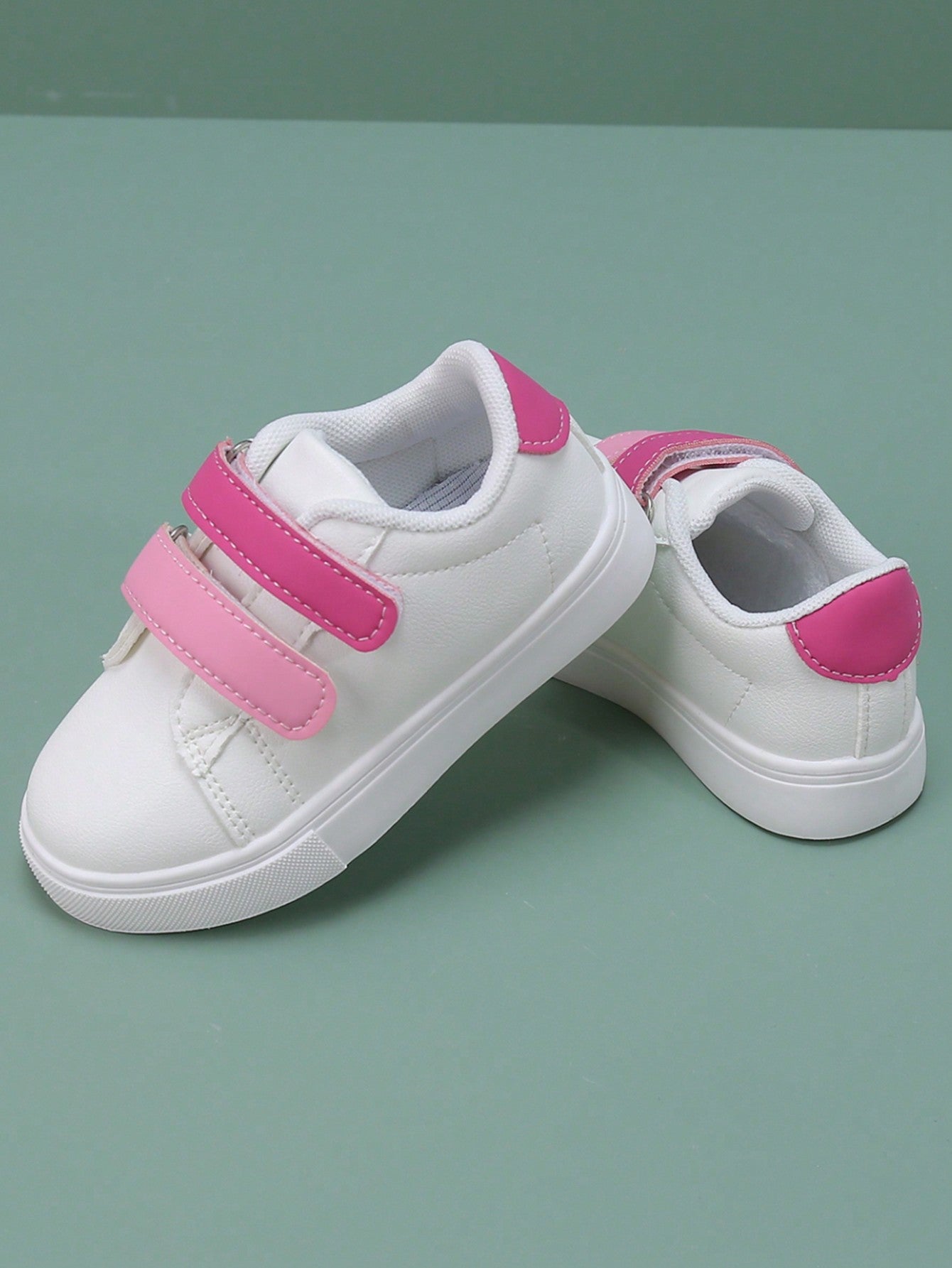 أحذية رضّع رياضية