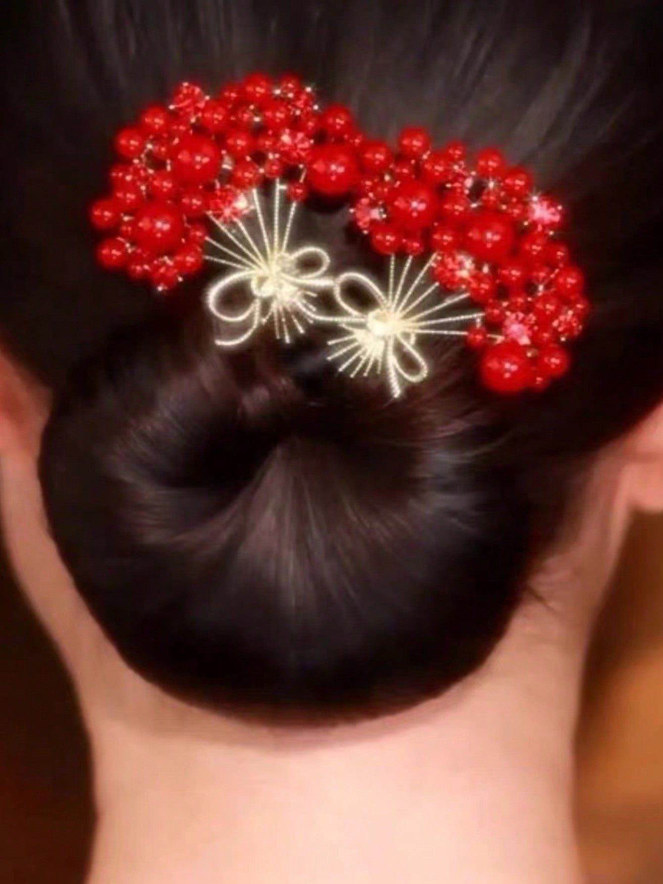 قطعة واحدة من صانع كعكة الشعر المطرز باللون الأحمر، إكسسوار شعر عصري