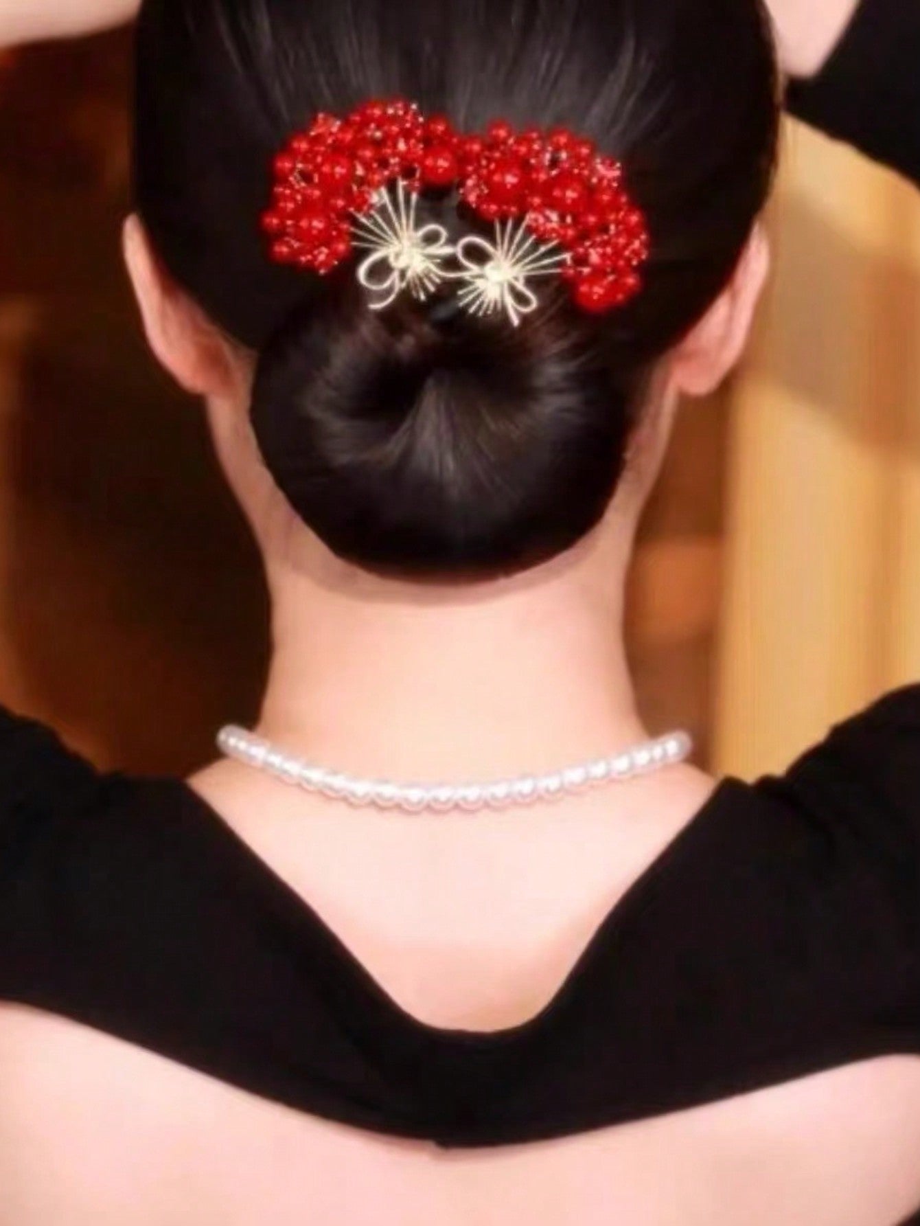 قطعة واحدة من صانع كعكة الشعر المطرز باللون الأحمر، إكسسوار شعر عصري