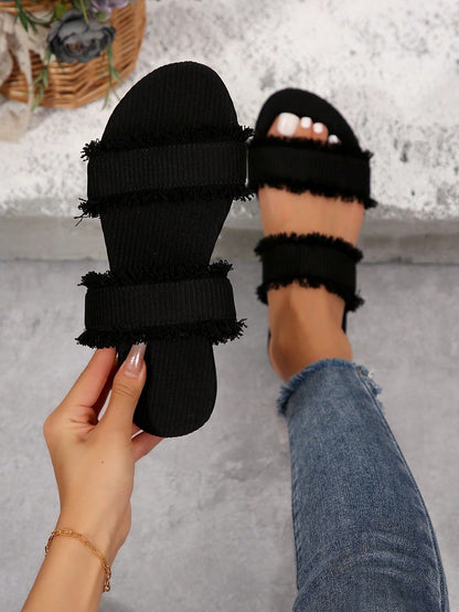 صنادل نسائية مسطح