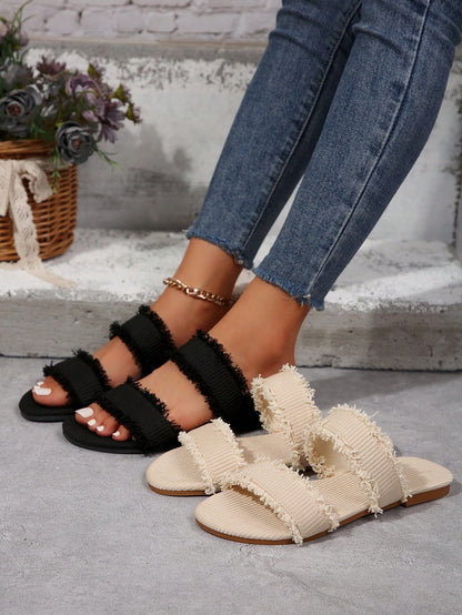 صنادل نسائية مسطح