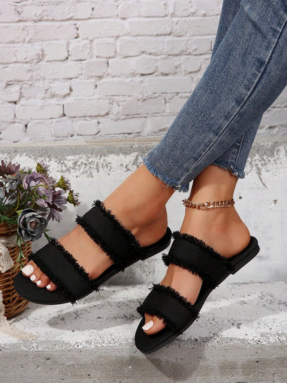 صنادل نسائية مسطح