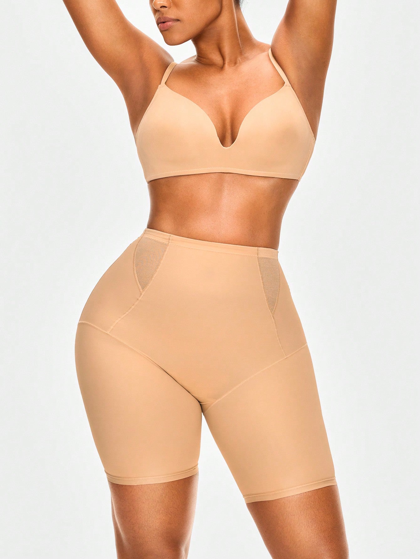 شورت مرتفع الخصر الشكل الصلب