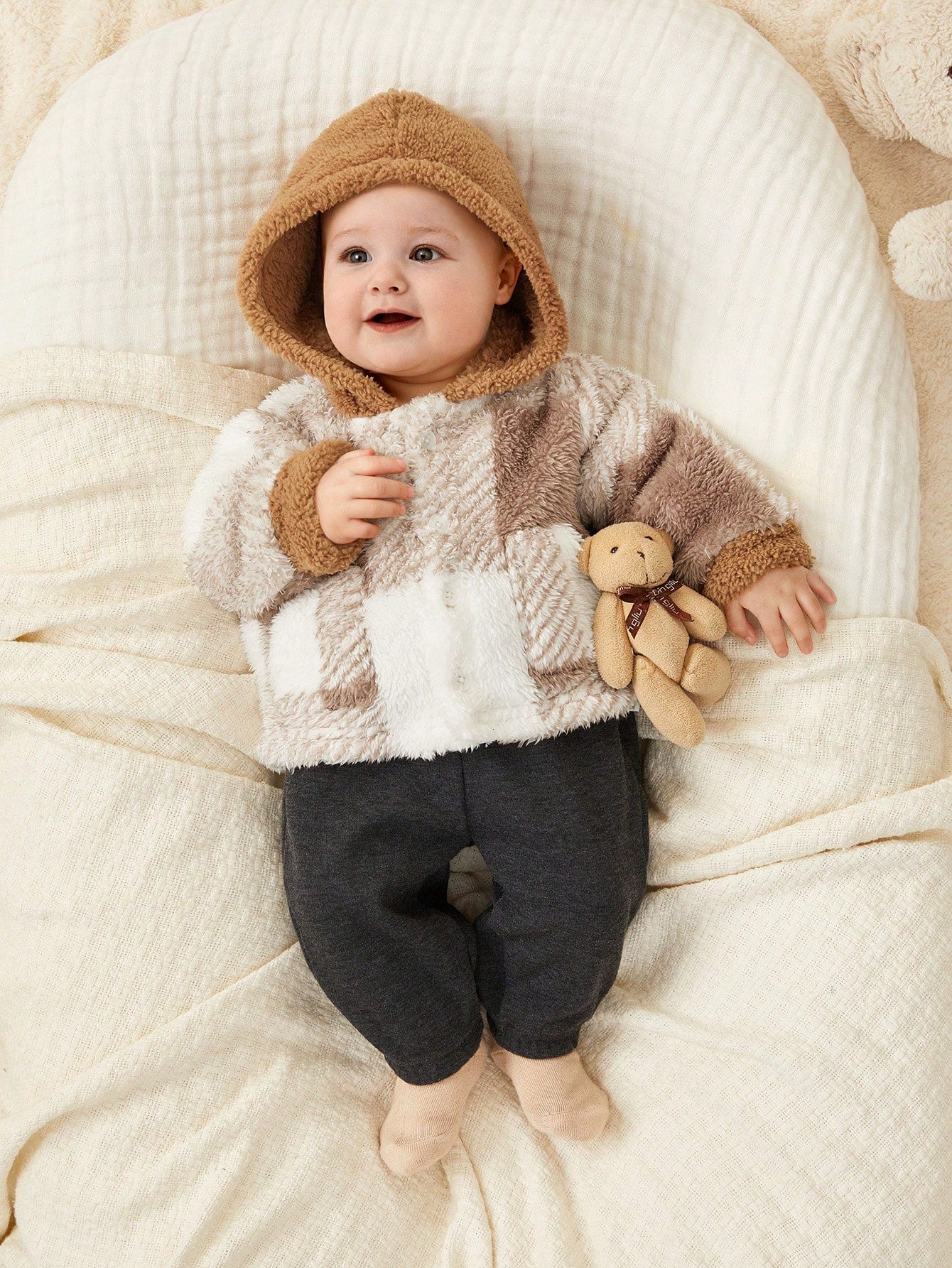 معطف كاردجان كبير الحجم مبطن للأطفال الرضع مخطط بالبني والألوان المتباينة