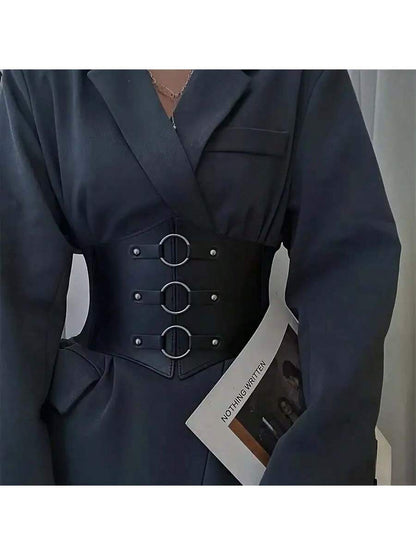 حزام بثلاثة أزرار بطراز جوتيك