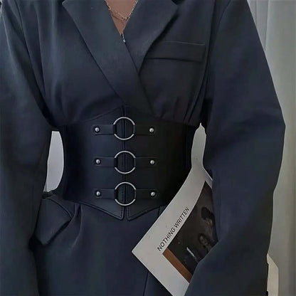 حزام بثلاثة أزرار بطراز جوتيك