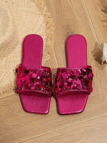 صندل مسطح نسائي عصري كبير ومقدمة مربعة ومطرز بالترتر، صيفي