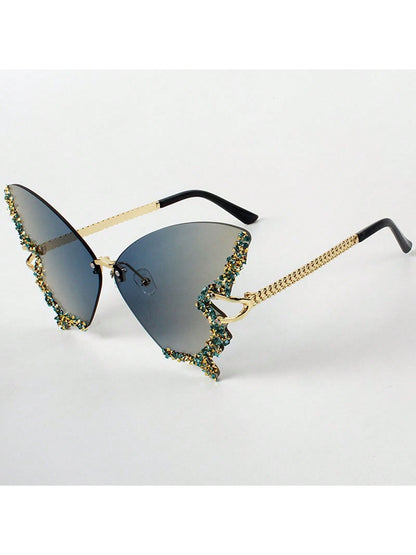 نظارات عصرية وردية لقضاء العطلات على الشاطئ