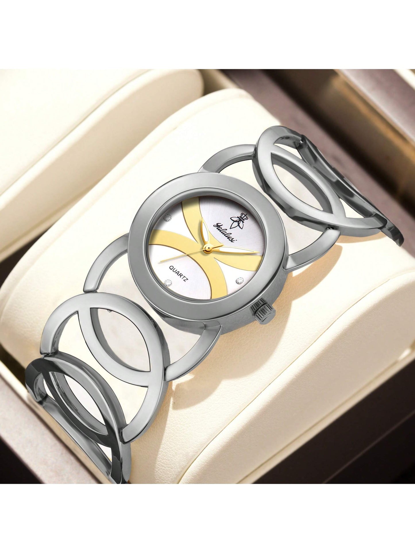 ساعات كوارتز نسائية