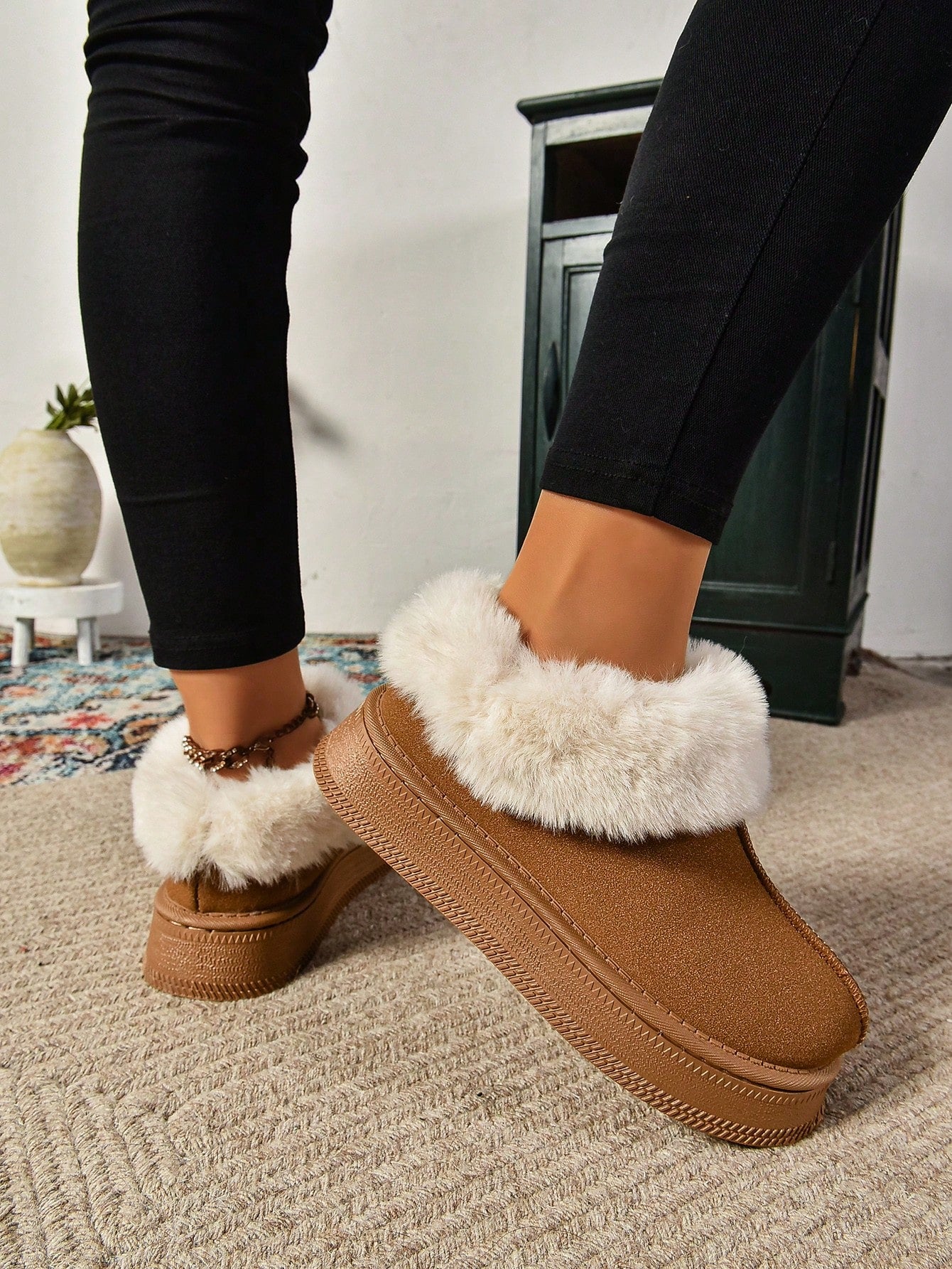 بوت ثلجي مخملي قصير مريح ودافئ للهواء الطلق