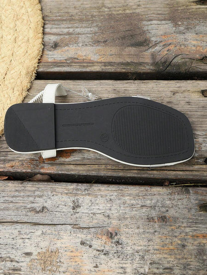 صنادل وأحذية صيفية للنساء