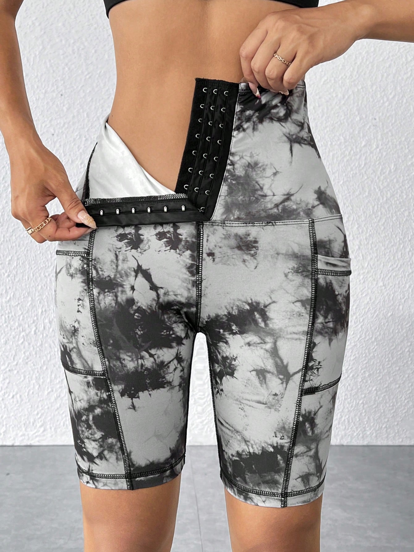 بنطلون ضيق عالي المرونة بعصابة شديدة التحديد وخصر عالي بزر للنساء بتأثير الصباغة