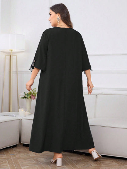 فستان بأكمام طويلة فضفاض متواضع بلون أحادي لحجم كبير للاستخدام اليومي