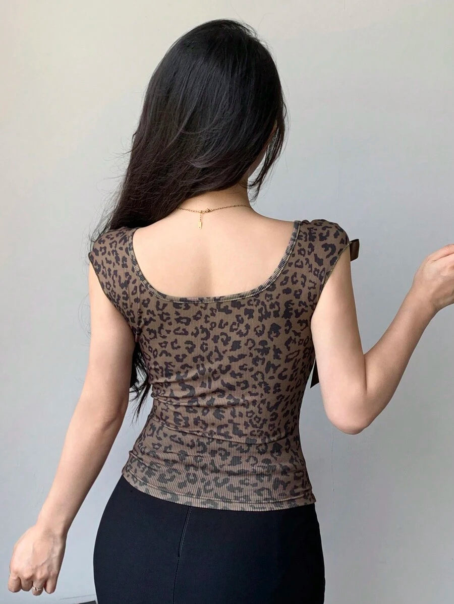 بلوزة نسائية