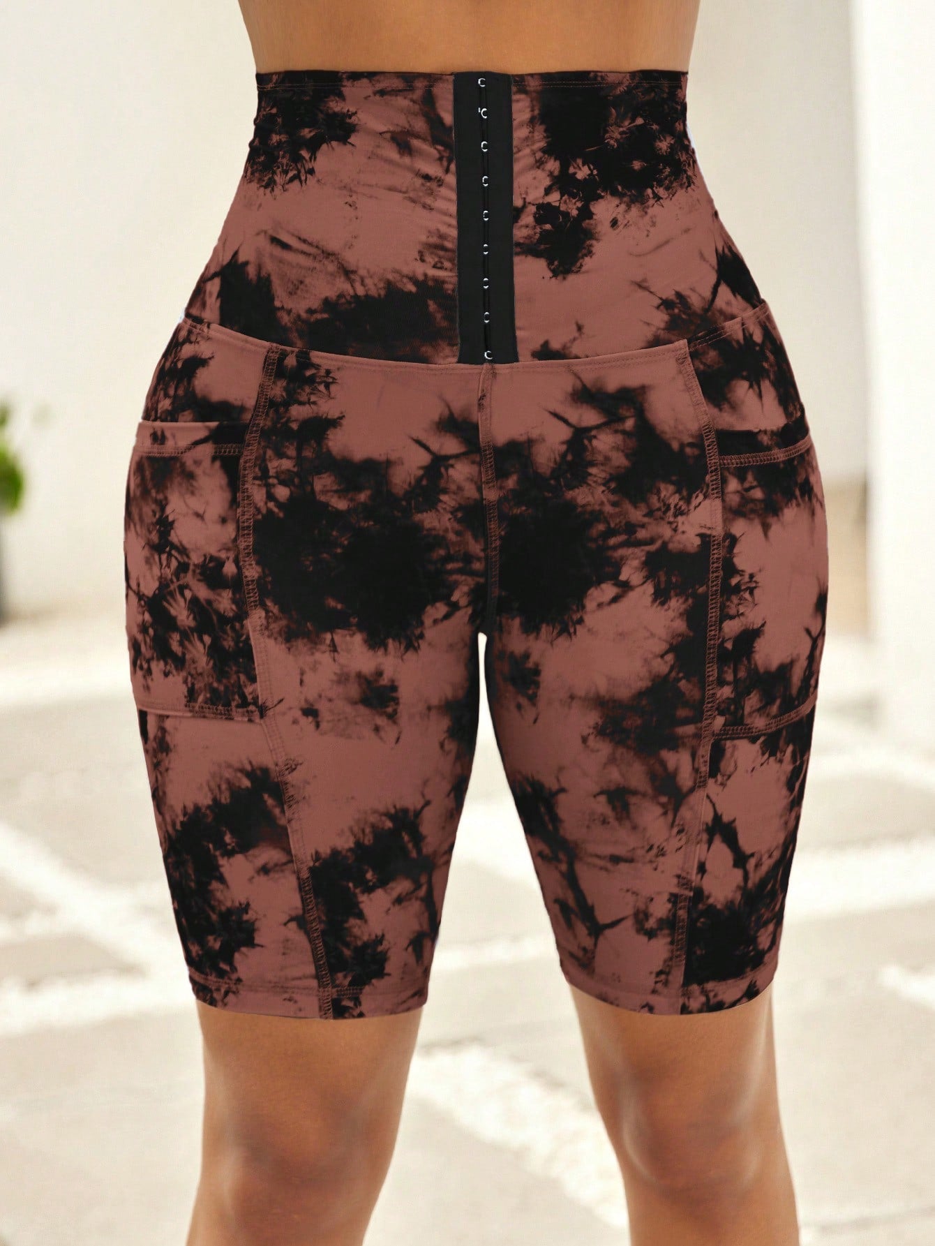 ليقنز نسائية