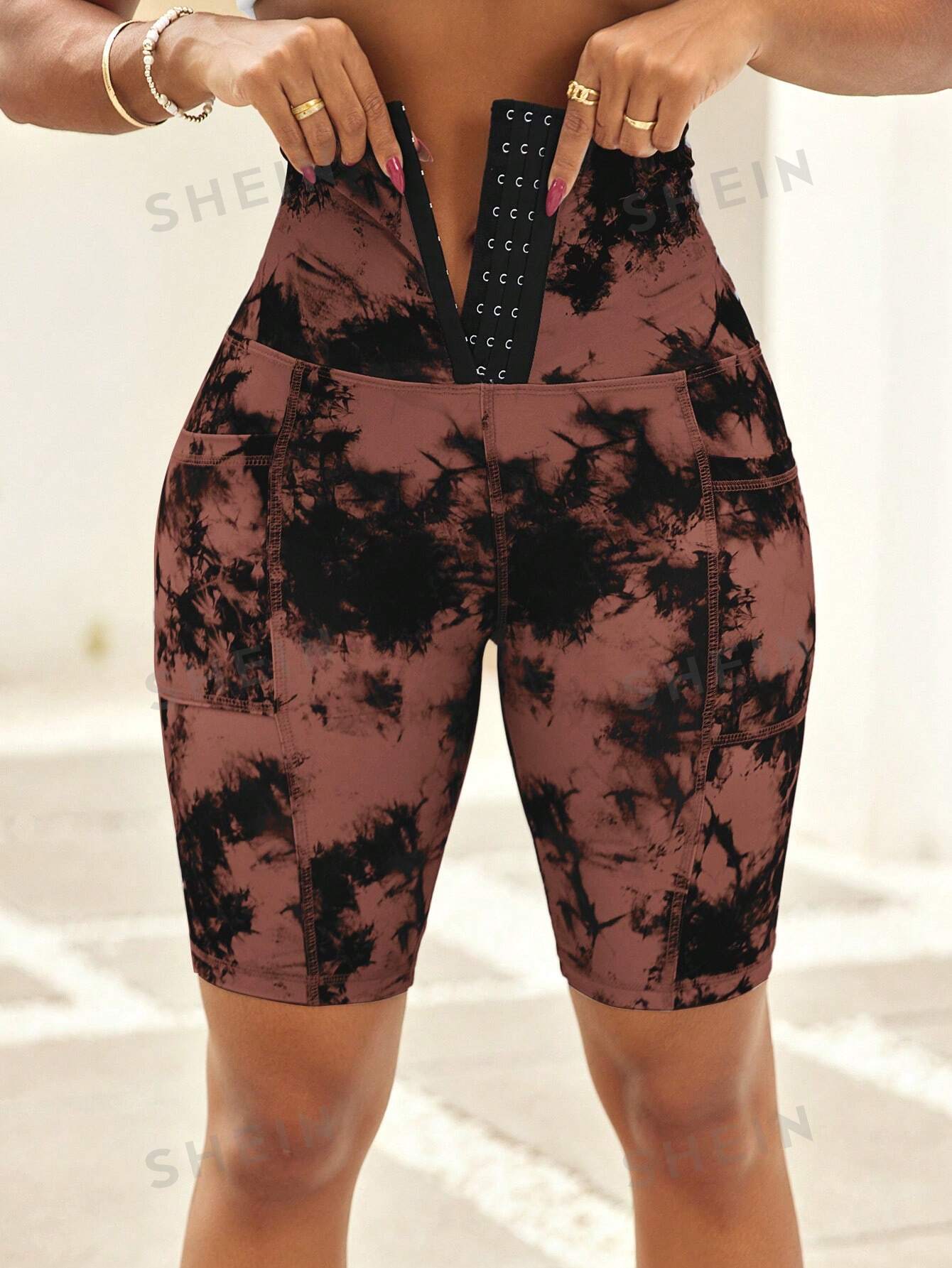 ليقنز نسائية