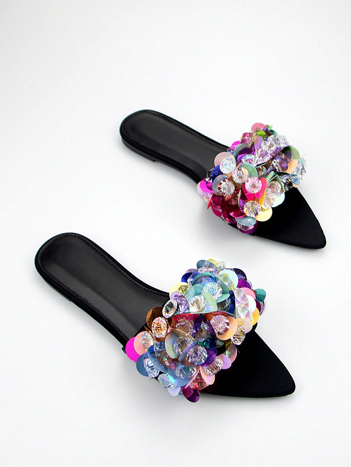 صنادل مسطحة نسائية