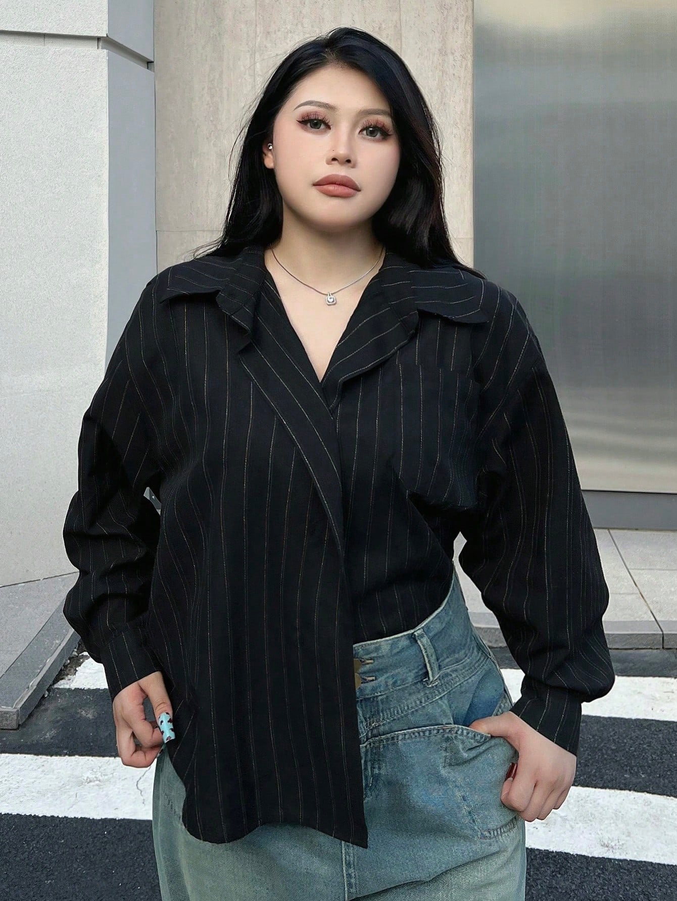 قميص نسائي بأكمام طويلة بأسلوب بسيط أحادي اللون للاستخدام اليومي مقاسات كبيرة