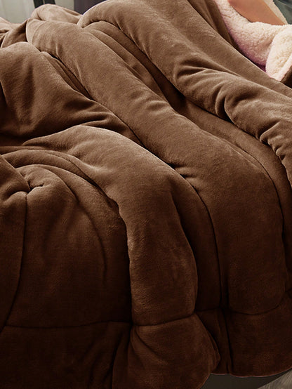 بطانية ناعمة وسميكة من الفليس بلون قهوة داكن ومحلب