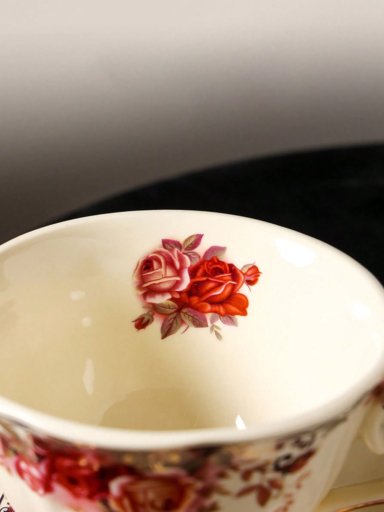 طقم فنجان قهوة وصحن خزفي ذهبي الحافة بطراز الزهور العتيقة، فنجان شاي بأسلوب قصر أوروبي للشاي بعد الظهر، فنجان حليب إفطار