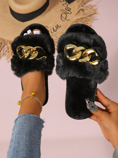 الشبشب الفضفاض السهل الارتداء للنساء مفتوح الأصبع مع زخرفة السلسلة