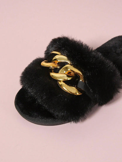 الشبشب الفضفاض السهل الارتداء للنساء مفتوح الأصبع مع زخرفة السلسلة