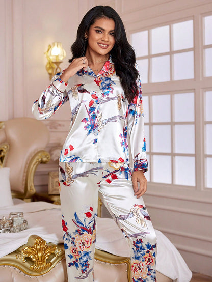 طقم بيجامات/ مجموعة بيجامات من الساتان بطباعة الأزهار والطيور