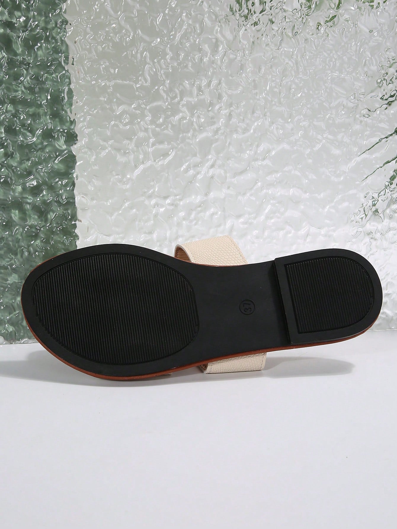 صنادل شرائح مزينة بعنصر معدني بنمط النمر للنساء، صنادل شاطئية مفتوحة الأصبع أنيقة مسطحة للصيف