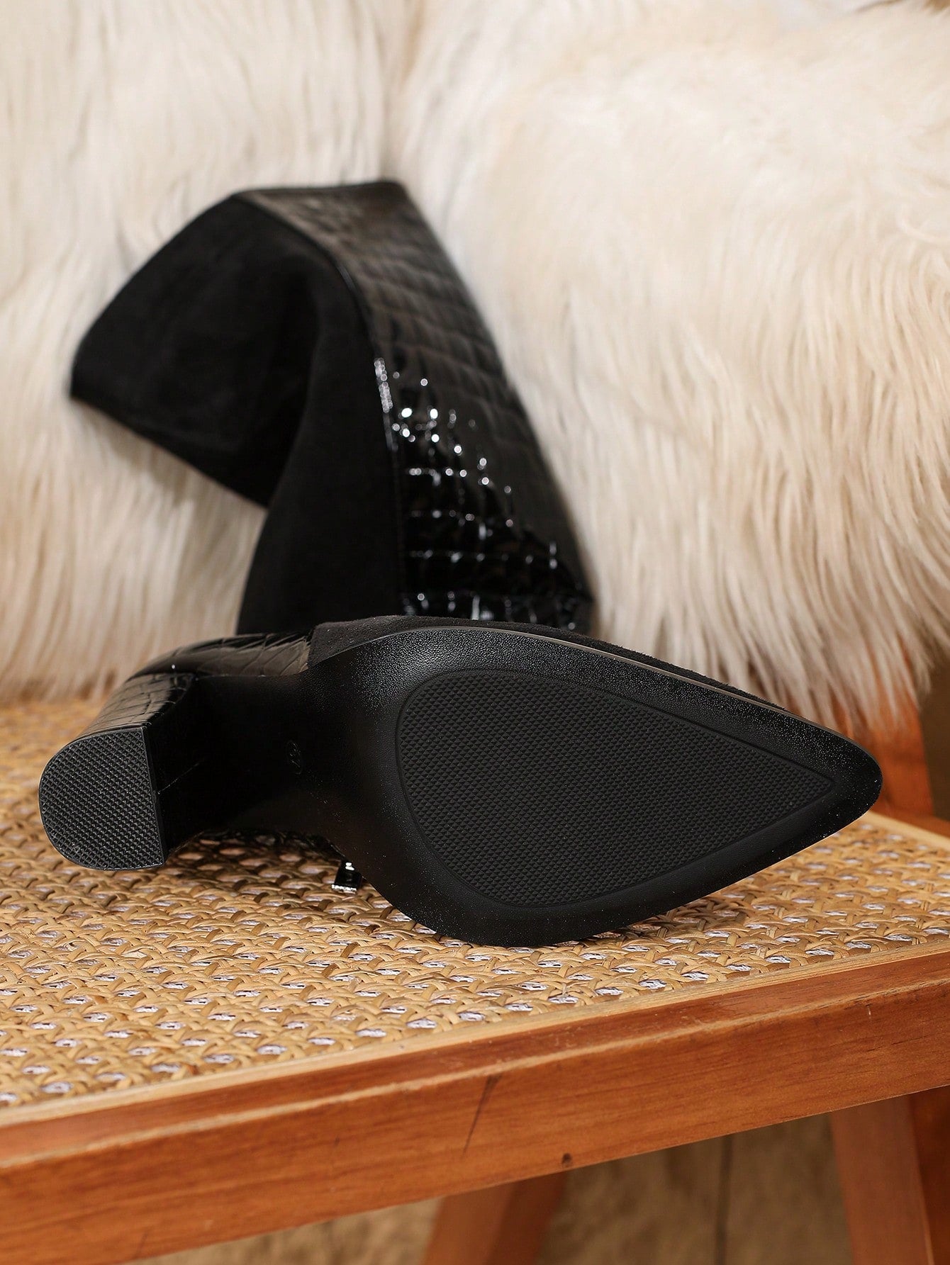 بوت طويلة الساق للنساء مقاس كبير مع كعب عالٍ و سحّاب، صالحة للاستخدام اليومي