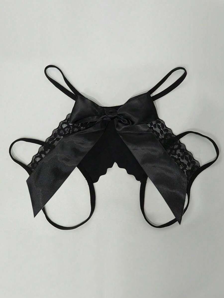 ملابس داخلية نسائية