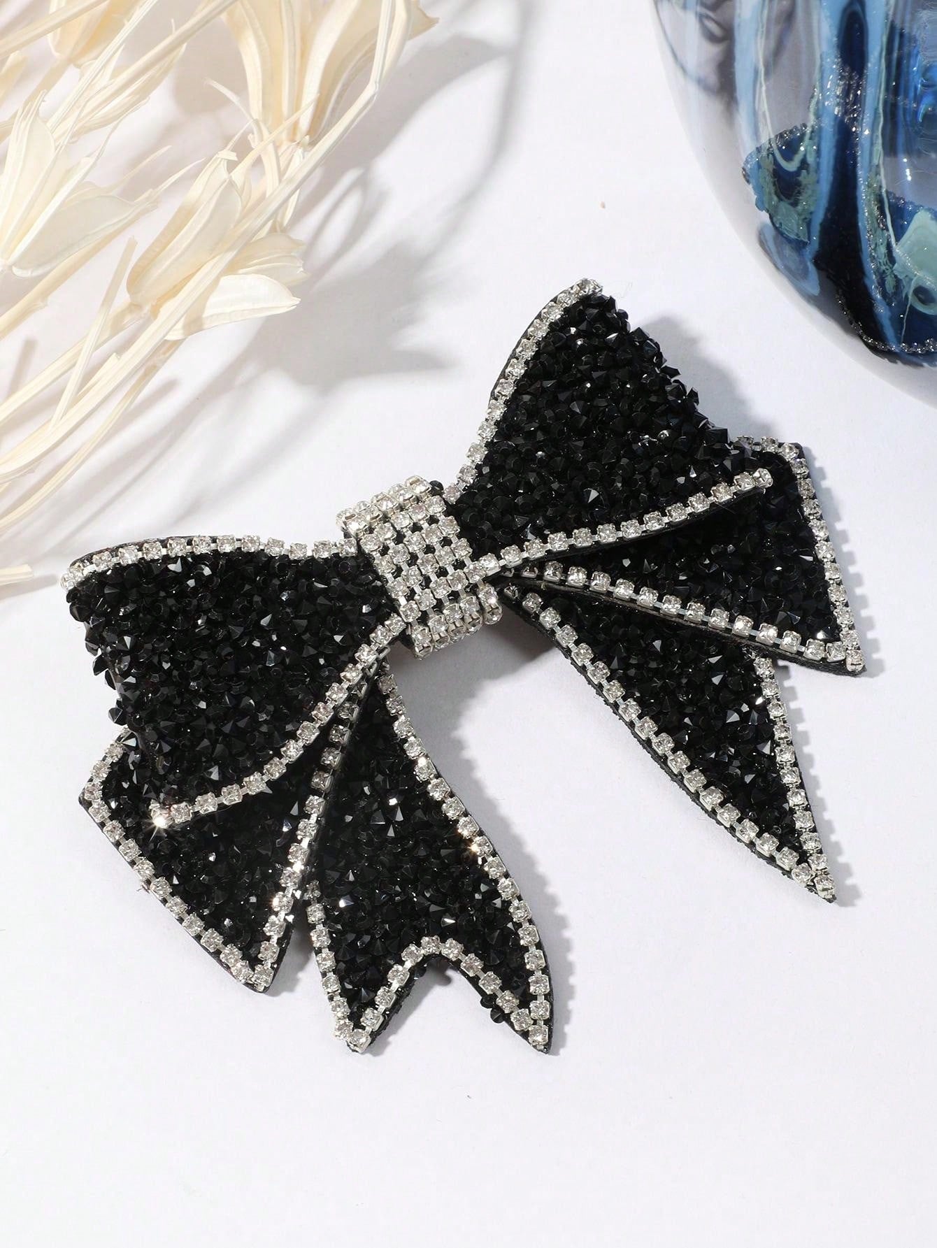 ربطات عنق نسائية