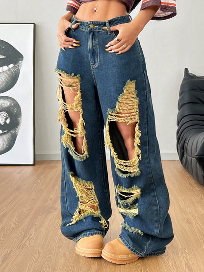 جينز كاجوال من الدنيم مع جيب مزين بتصميم مشوه بصورة أنيقة