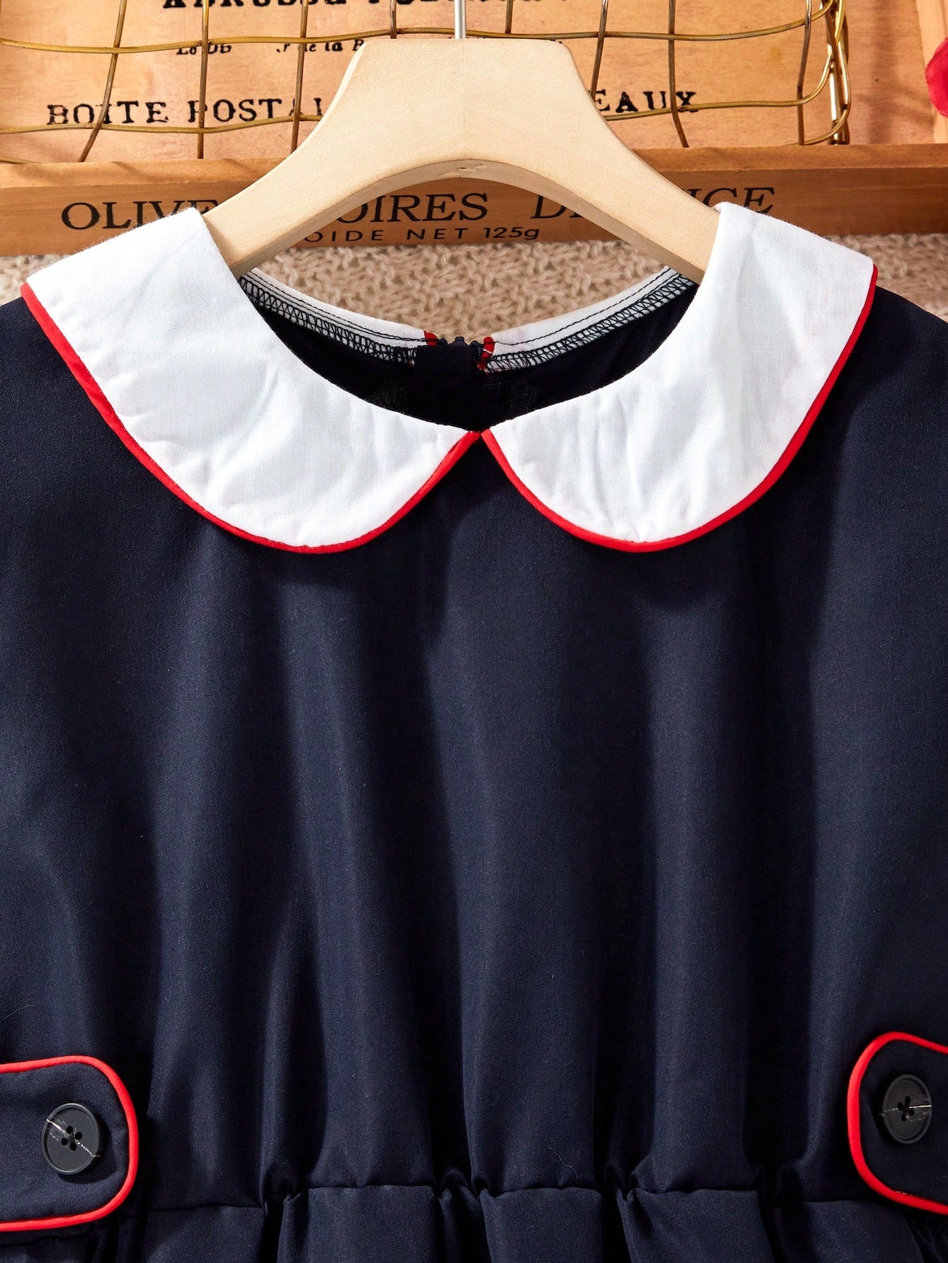 فستان صيفي أزرق داكن للفتيات المراهقات بأكمام قصيرة وياقة رسمية ولون مقسّم في الخصر